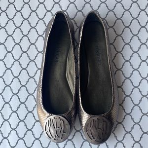 Libby Edelman faux snakeskin metallic flats. In excellent condition. Siz…